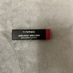 MAC Lustre Lipstick - Plumful (516)